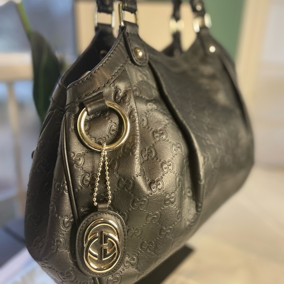 Gucci Black Leather Sukey Handbag - Picture 2 of 16